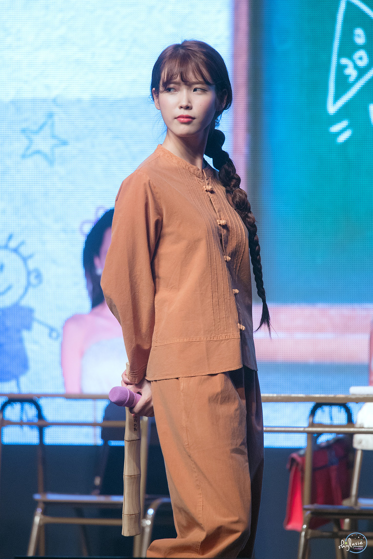 아이유 선생님.jpg | 인스티즈