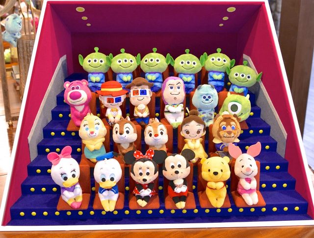 조신하게 앉아있는 인형들 | 인스티즈