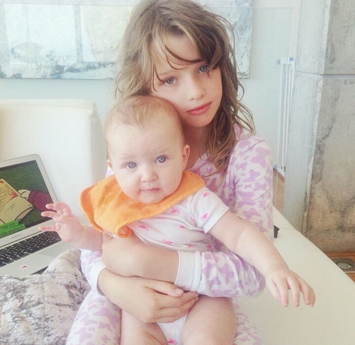  벌써부터 매력 넘치는 밀라요보비치 딸 에버 | 인스티즈