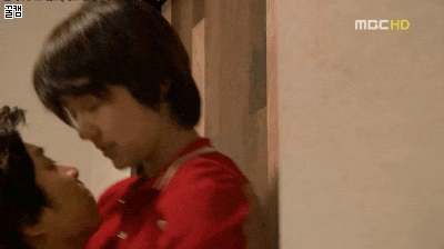 레전드라고 회자되는 커피프린스 키스신.gif | 인스티즈