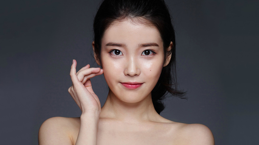 아이유 살짝 섹시?! | 인스티즈