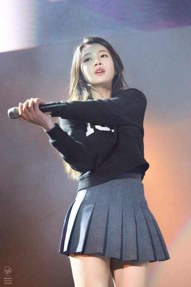 자칭 섹시담당 레드벨벳 조이.jpg | 인스티즈