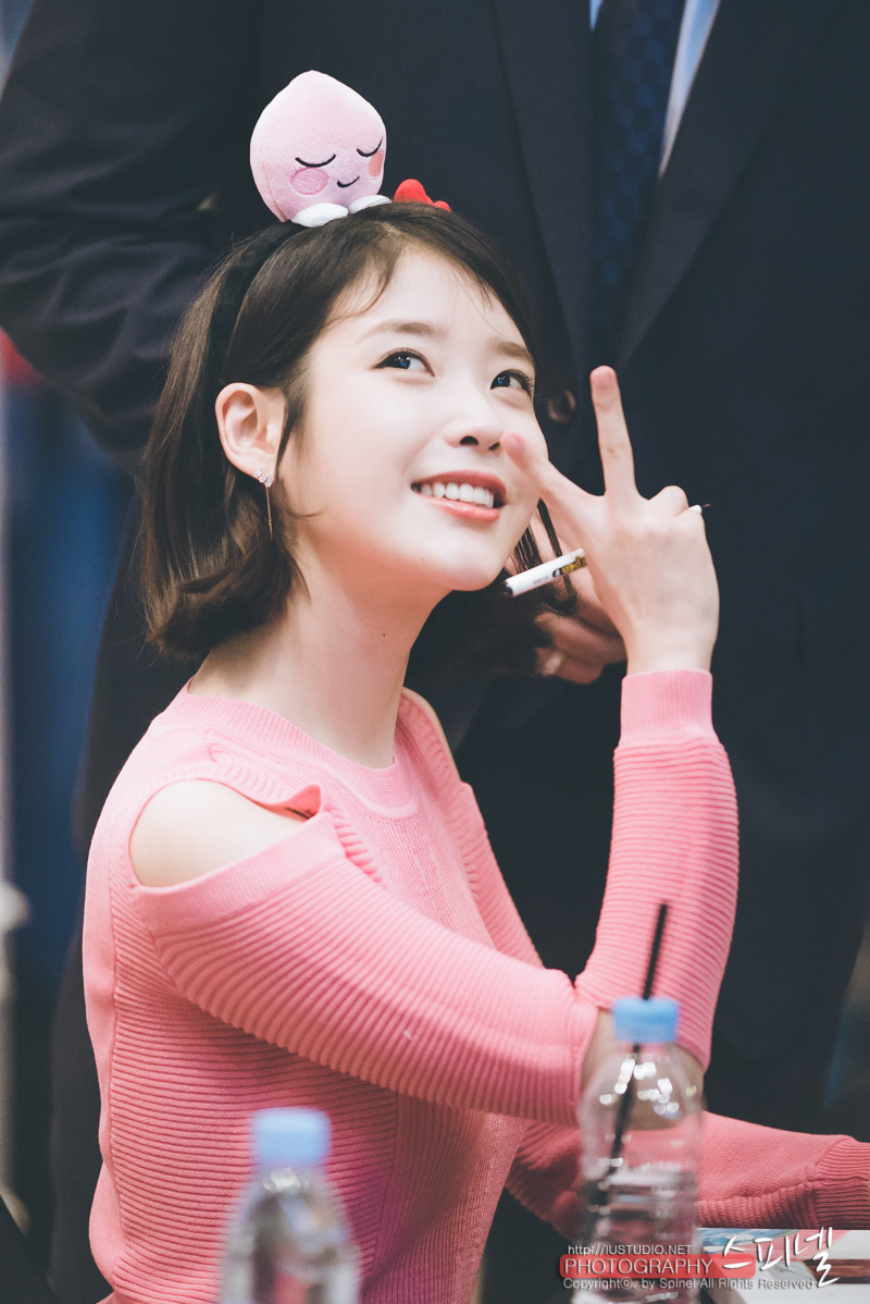 [17.04.30] 코엑스 팬사인회 아이유.jpg | 인스티즈