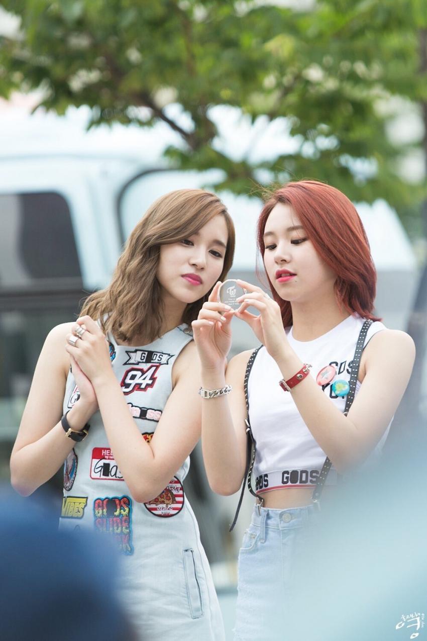 [트와이스] 대표 케미 미챙(미나+채영) 달달한 분위기 짤들.gif | 인스티즈