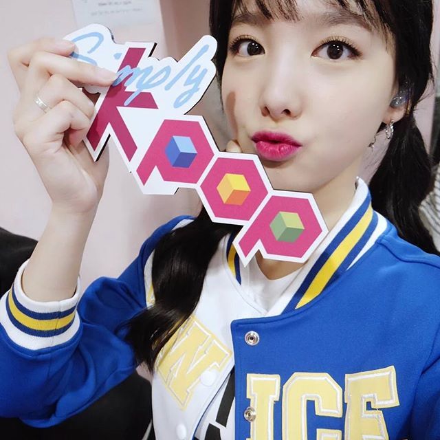 [트와이스] 서열9위 토끼언니 맏내 나연 짤들.jpg | 인스티즈