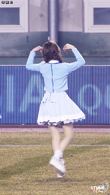 러블리즈 케이 레바논전 쪼꼬미 뒤태.gif | 인스티즈