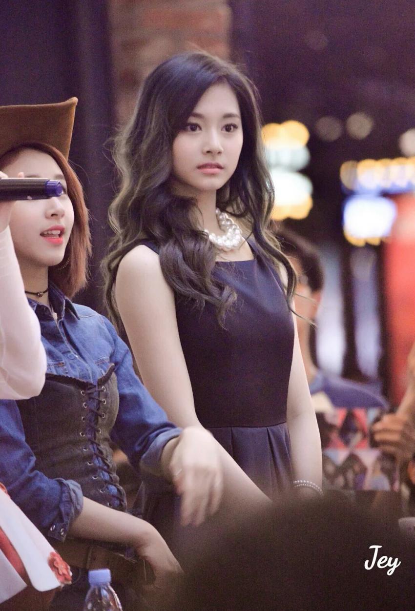 [트와이스] 갈수록 더더욱 이뻐지는 쯔위 움짤들.gif | 인스티즈