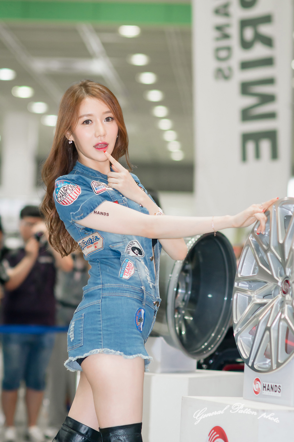 채윤 살롱 이미지