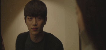 잘생긴 남친이라도 여친에게 하면 안되는 장난.gif | 인스티즈