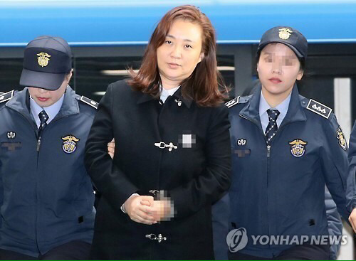 이**-13 이미지