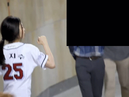 일반인들이 아이돌을 실제로 봤을때 반응.gif | 인스티즈