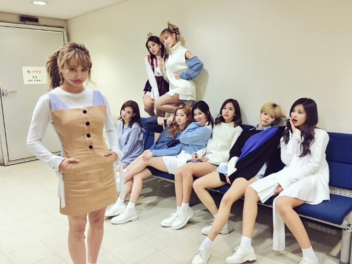 오늘자 트와이스 트윗 사진 업뎃 | 인스티즈