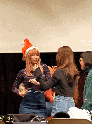 [트와이스] 춤추는 모자.gif | 인스티즈