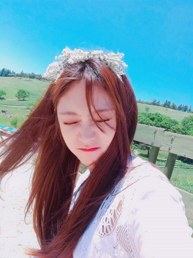 [러블리즈] 8월의 첫 업로드는 누구로 할까 고민하다가 지수 | 인스티즈