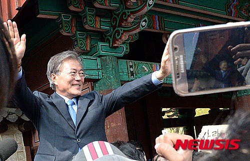 [문재인] 오늘은 전주 지원 유세하러 방문하신 문재인 전 대표.jpg | 인스티즈