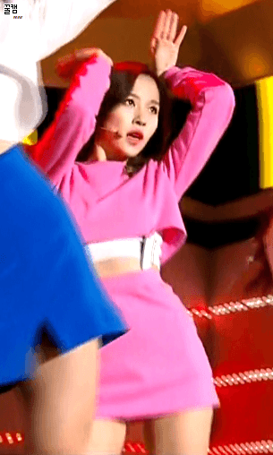 [twice] 오늘자 트와이스 엠넷 TT무대 멤버별 움짤들.gif | 인스티즈
