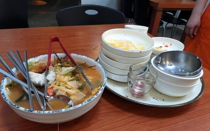의외로 많이 갈리는 음식점 잔반처리 | 인스티즈