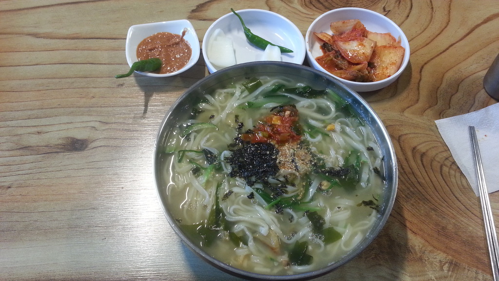 후루룩국수 이미지