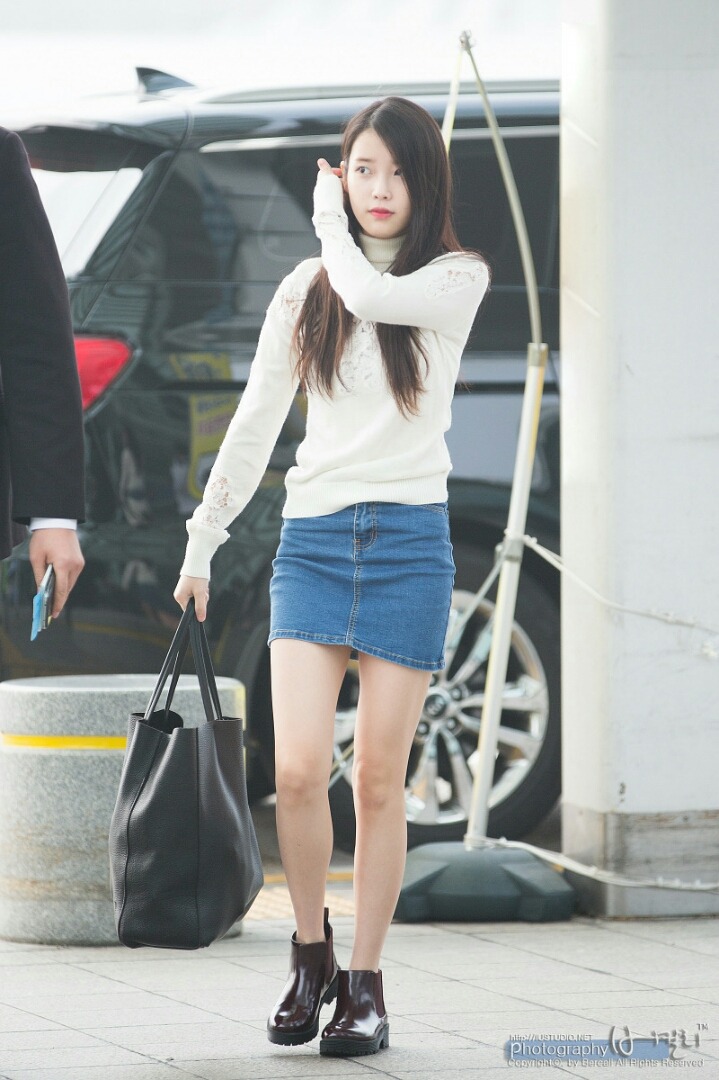 [15.10.21] 오늘자 아이유 홍콩 출국.jpg | 인스티즈