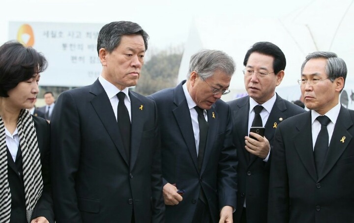 문재인이 세월호정치적으로 이용하지마라는 정당에게 보여주고싶은사진 | 인스티즈