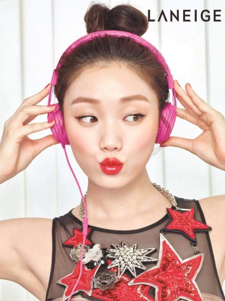 오늘자 이성경 | 인스티즈