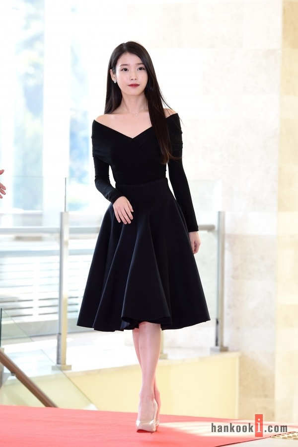 오늘자 시상식 아이유.jpg | 인스티즈