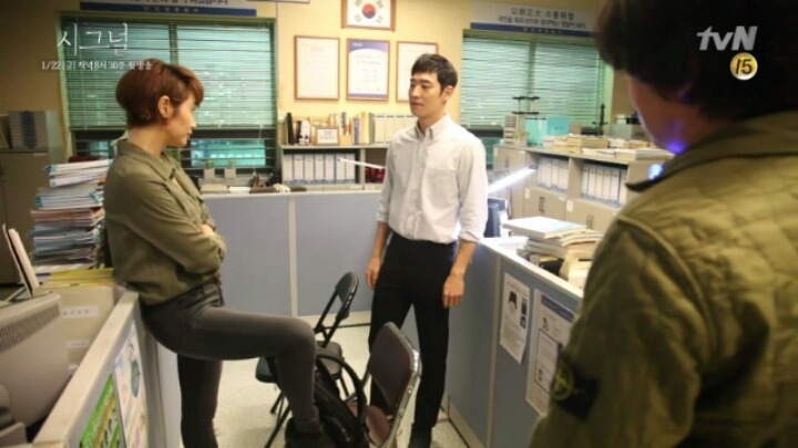 [시그널] 실제로 금이야 옥이야 여왕님 모시듯 김혜수를 대하는 이제훈 | 인스티즈
