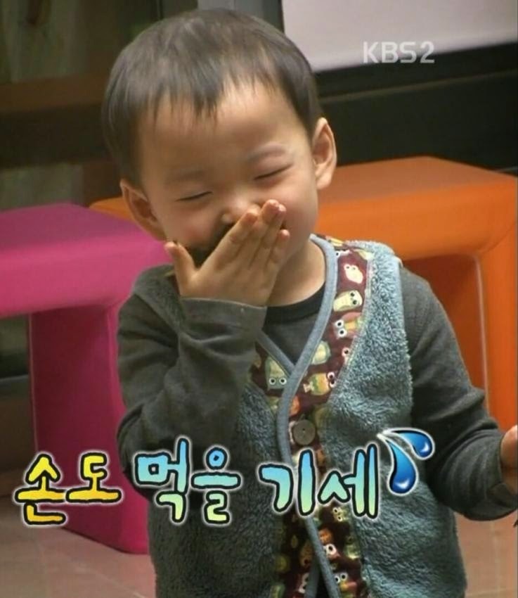 애교주머니를 가지고 태어난 모태귀요미 민국이 모음.gif (데이터주의) | 인스티즈