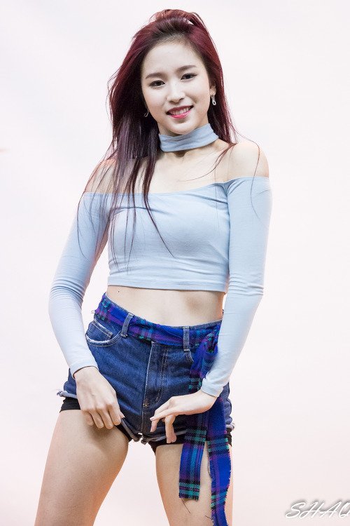 미나 어깨 노출 | 인스티즈
