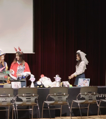 [트와이스] 장난감 가지고 노는 사나.gif | 인스티즈