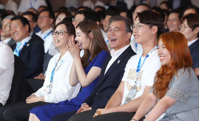 오늘자 문재인 대통령과 김연아.jpg | 인스티즈