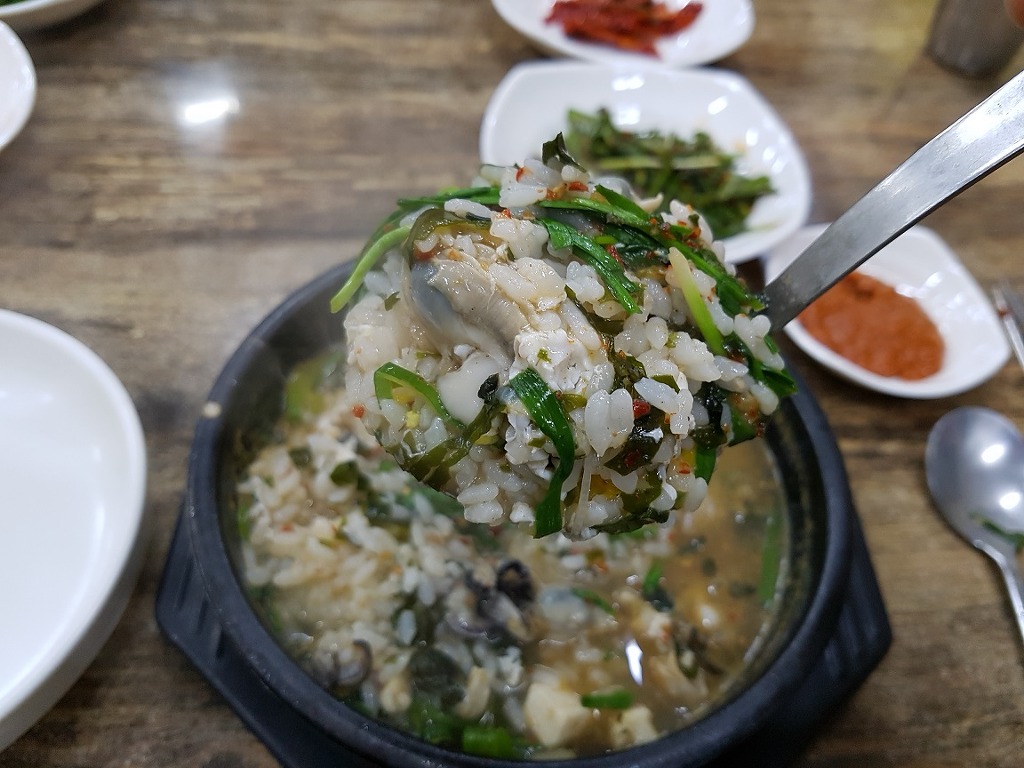 진미생굴뚝배기 이미지