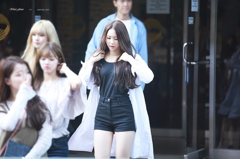겉으로 보기엔 시크해보이지만 실제론 착한 오마이걸 지호.JPG | 인스티즈