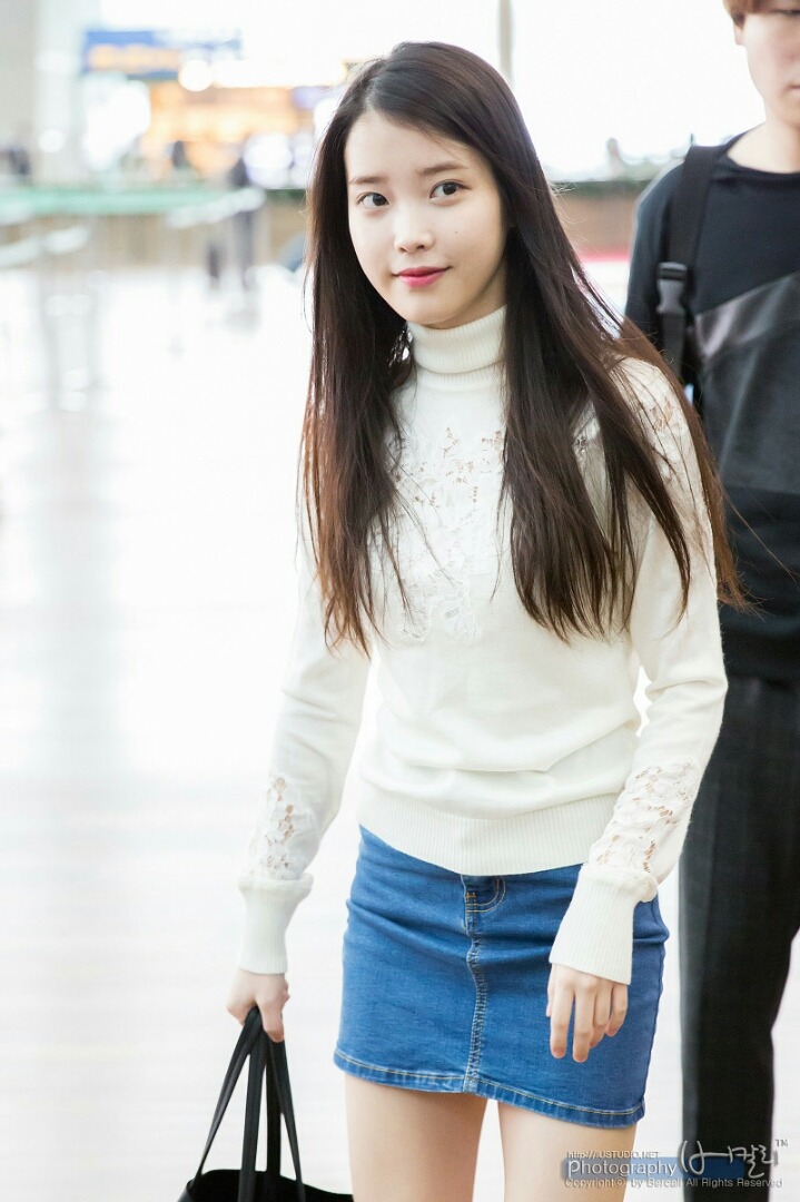 [15.10.21] 오늘자 아이유 홍콩 출국.jpg | 인스티즈