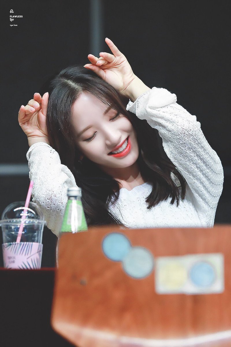 또다른 아이돌 얼굴천재 우주소녀 보나.jpg | 인스티즈