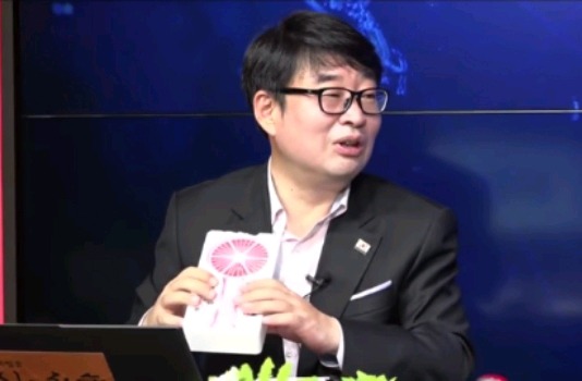 광고를 대하는 관훈나이트클럽 vs 신의한수.jpg | 인스티즈