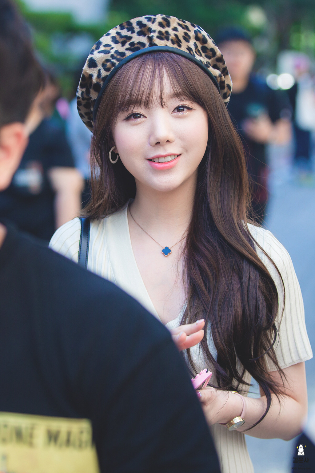 [러블리즈] 비가 처량하게 내려서 케이 | 인스티즈