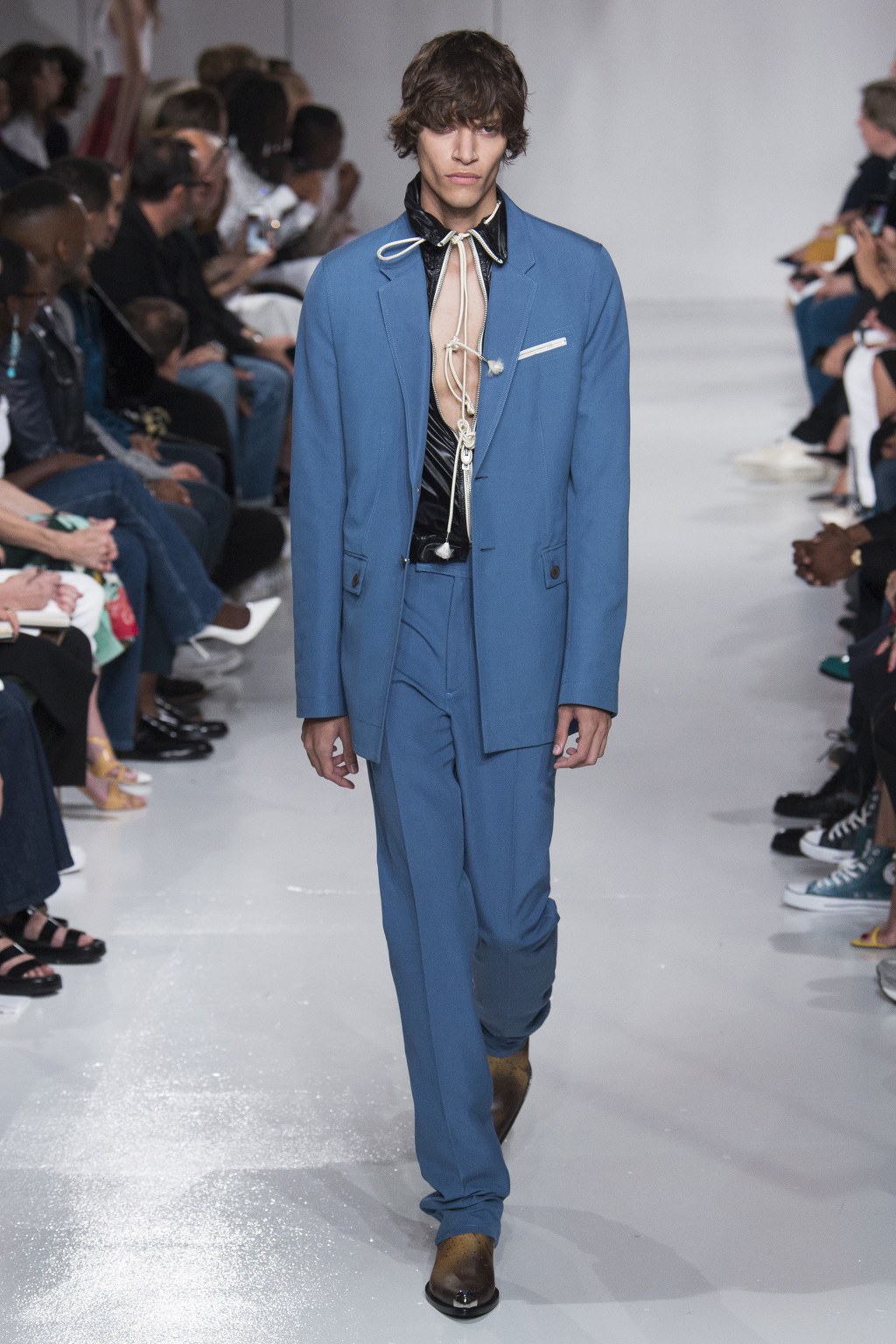 Calvin Klein by 라프 시몬스 2018 S/S 컬렉션 | 인스티즈