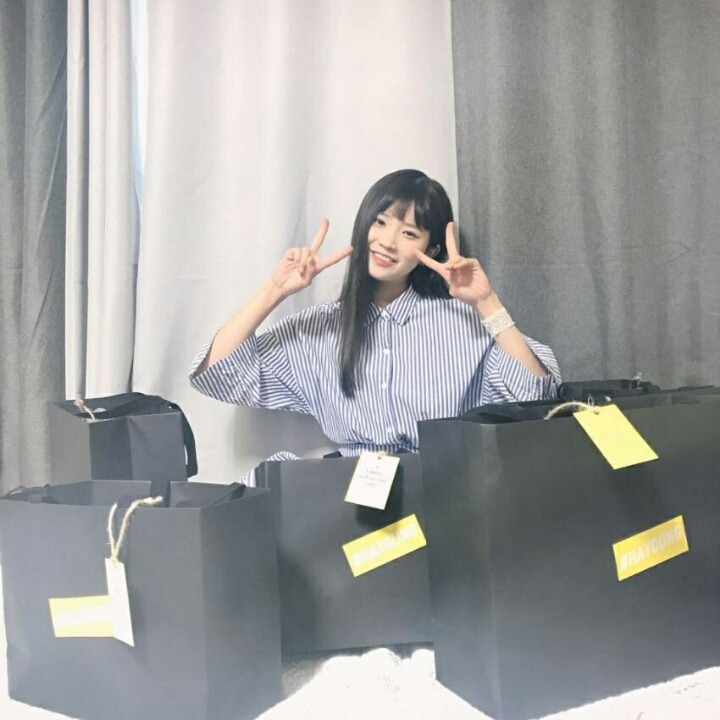 생일선물 인증하는 송하영 | 인스티즈