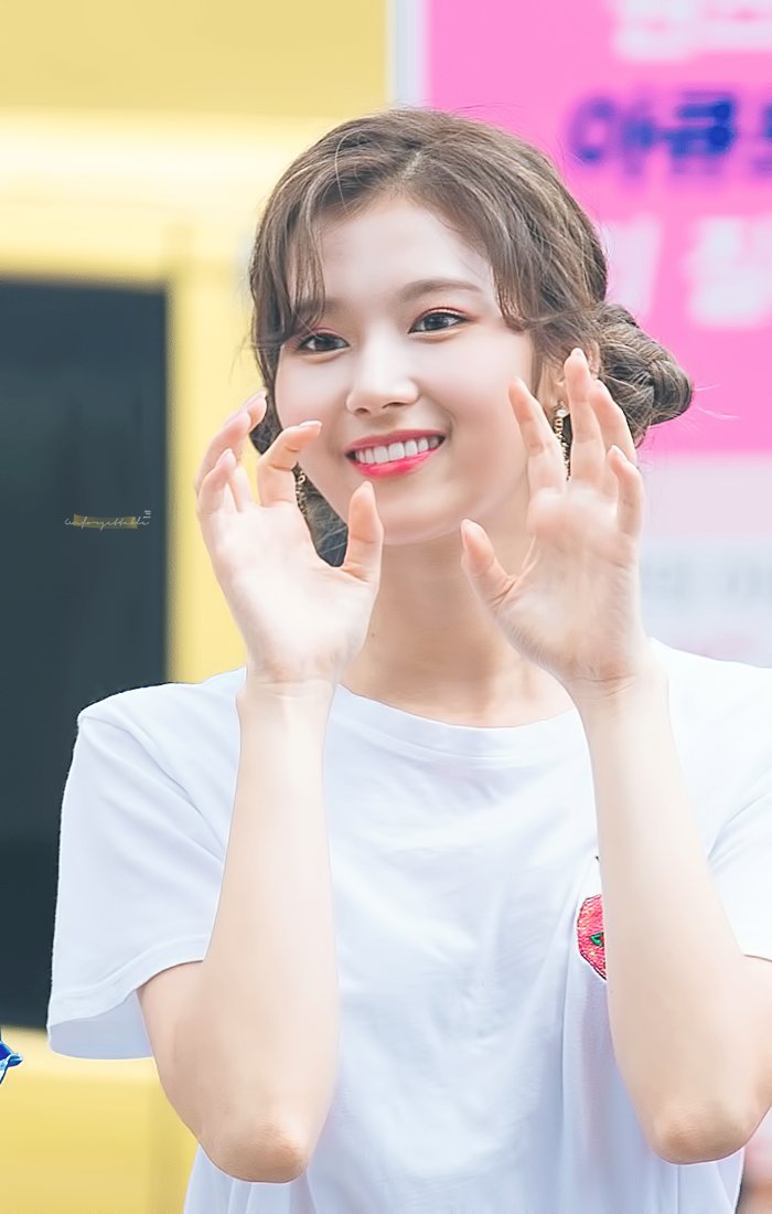 상큼한 트와이스 사나.jpg | 인스티즈