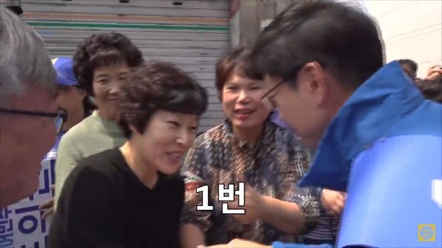 경남에서 아이돌급 인기를 자랑하는 김경수ㅋㅋㅋㅋㅋ.jpgif | 인스티즈