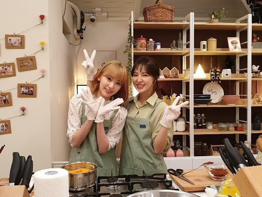 한국에서 활동중인 일본 아이돌들이 일본 예능에서 받은 대우 | 인스티즈