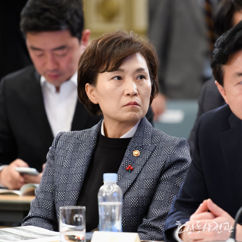 공부하고 연구하는 문재인 정부와 민주당.(이런 정부와 정당을 경험 하신적 있으신가요?) | 인스티즈