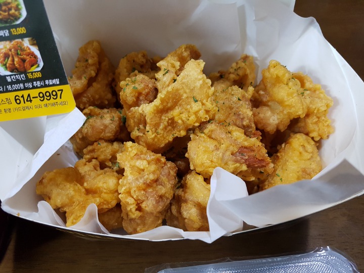 신통치킨 이미지