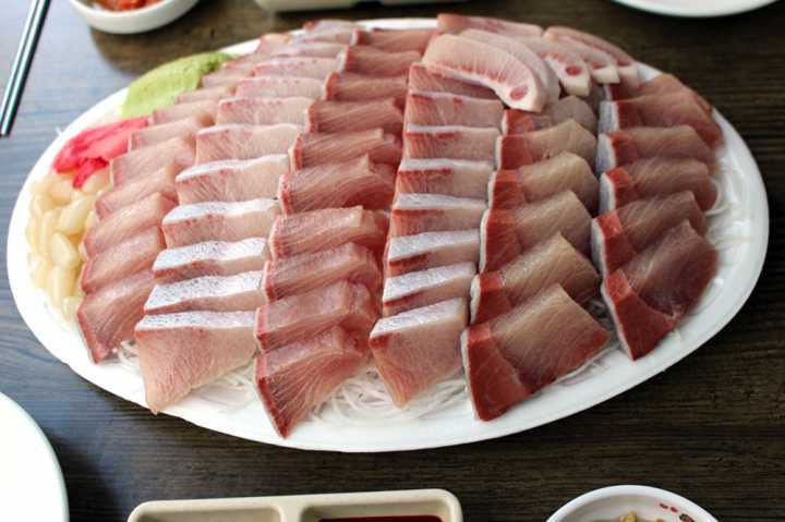 겨울에 먹는 대방어는 참치회보다 맛있다 | 인스티즈