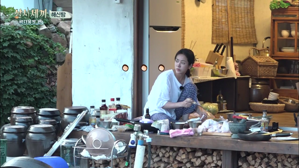 한지민을 물음표살인마로 만든 삼시세끼 역대급 비쥬얼 해신탕 | 인스티즈