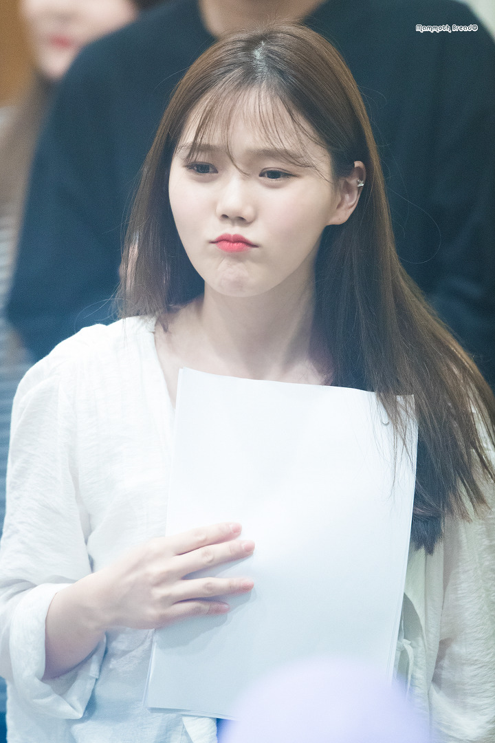 [오마이걸] 잠시 쉬는시간이라서 효정이 | 인스티즈