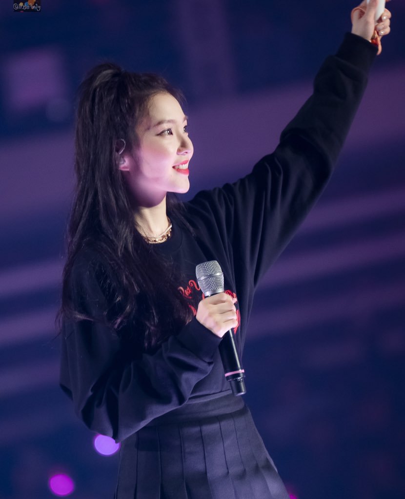 콘서트에서 머리묶은 아이린.jpg | 인스티즈