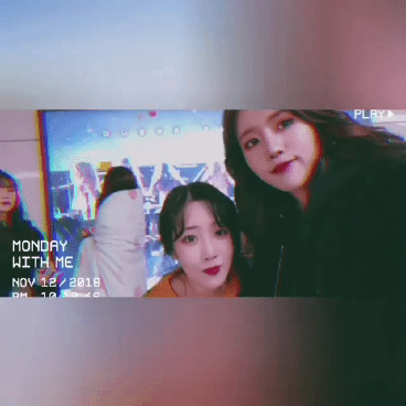 데뷔 4주년 축하 전광판가서 인증 남긴 러블리즈.jpg | 인스티즈