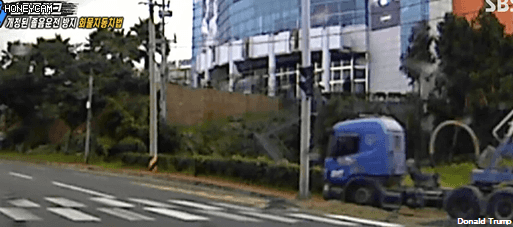 살벌한 화물차 사고들.gif | 인스티즈